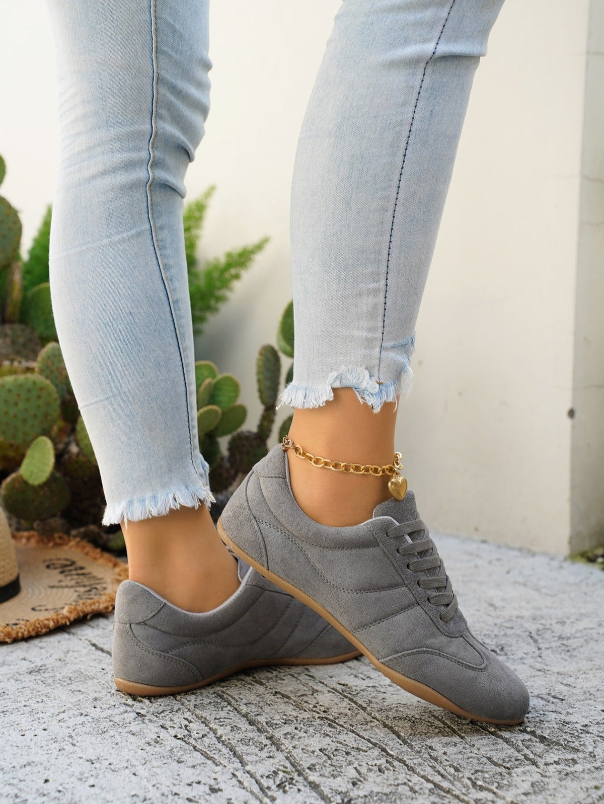 LETZTER TAG: 80 % RABATT – 👣 Damen Orthopädische Sneaker mit Fußgewölbestütze, Schnürdesign & gepolsterter flacher Sohle